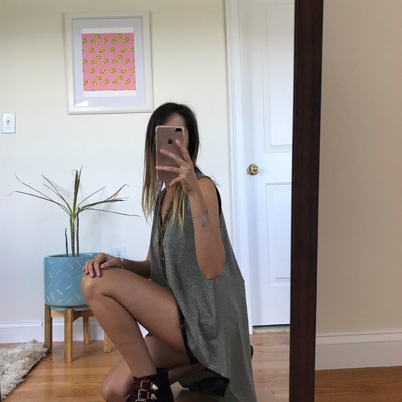 Top - Picture 2 of 4